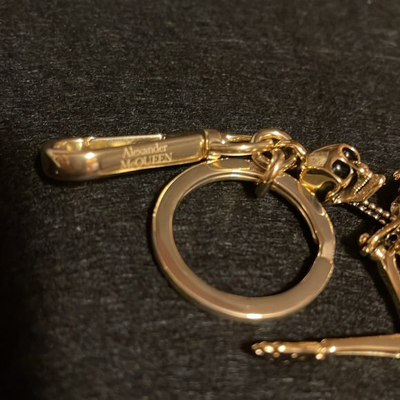 Alexander McQueen Skeleton Keychain /Bag Clip - Picture 4 of 5